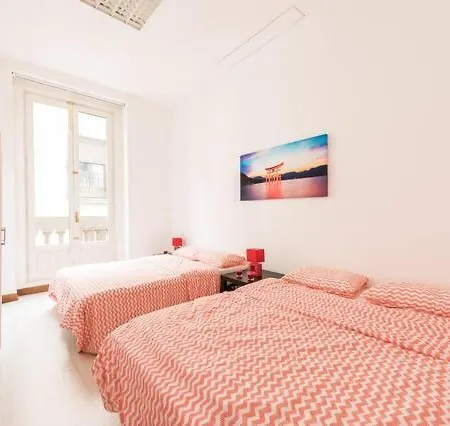 M&F Apartaments Gran Via Madrid Exterior photo